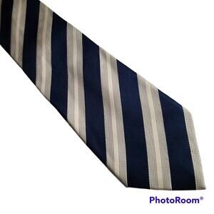 Donald Trump Signature Collection  blue white stripe silk tie